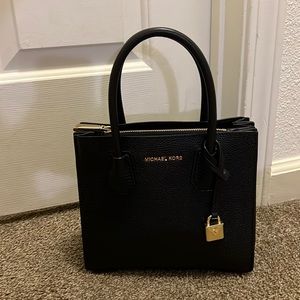 Michael kors medium leather croc embossed Mercer